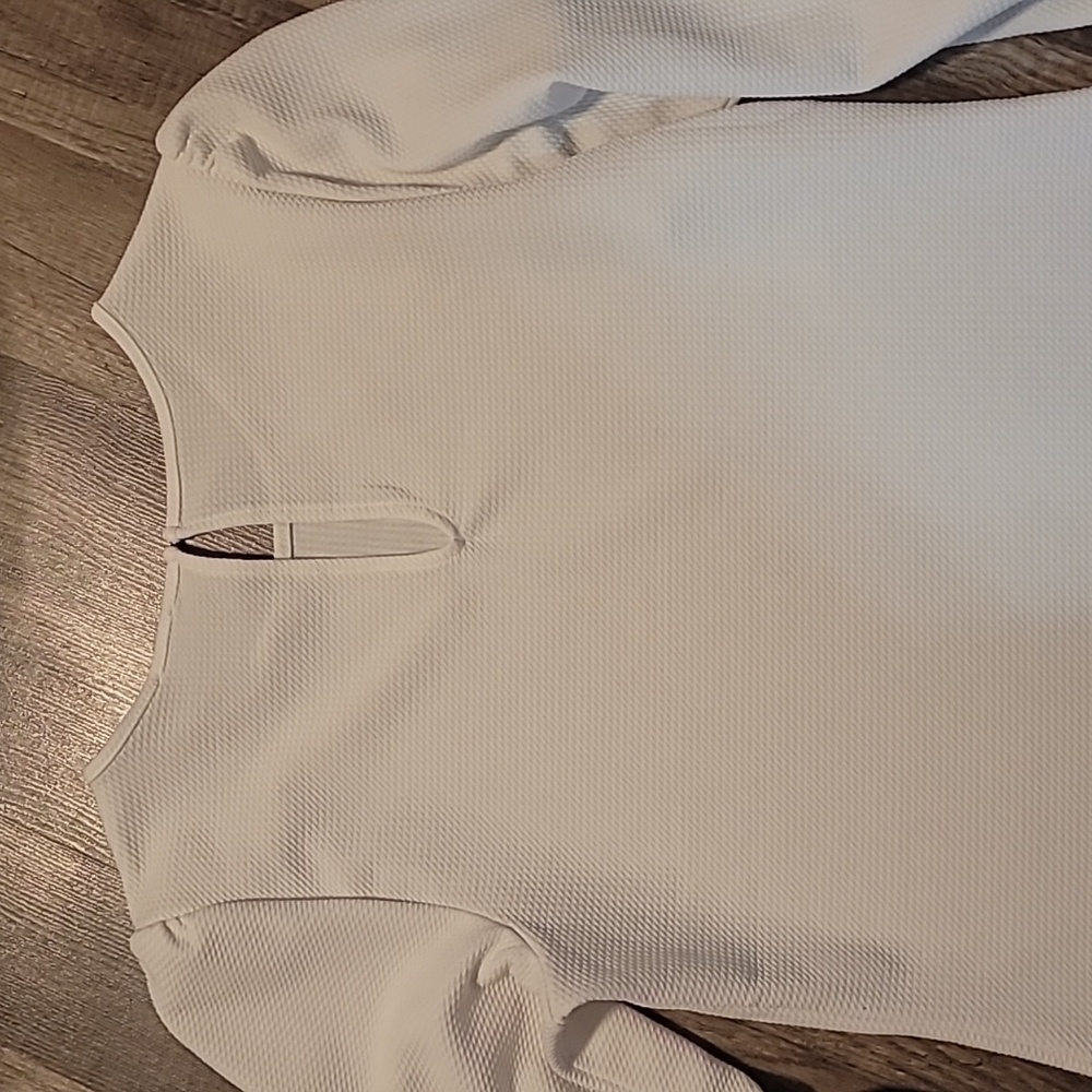 Express Textured Cream Top - Picture 4 of 4